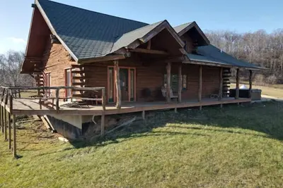 Image de Larsen Rustic Secluded Log Cabin W/Outdoor Hot Tub