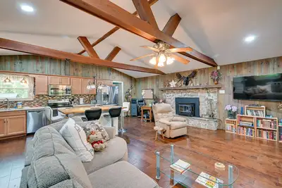 Image de Rustic Russell Springs Home Near Marina & Lake!