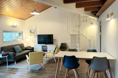 Image de Agréable pavillon mitoyen de type 4 Mezzanine situé sur le Golf avec piscine