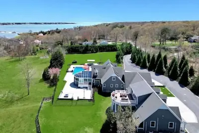 Image de Expansive Hamptons Mansion!