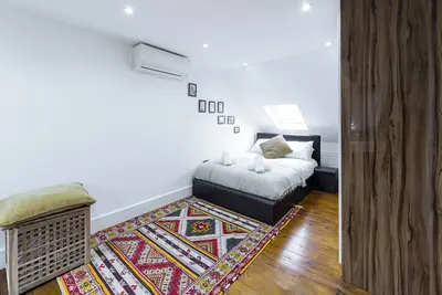 Image de Symphony of Style | Pvt Courtyard | 6 Bed | Ilford