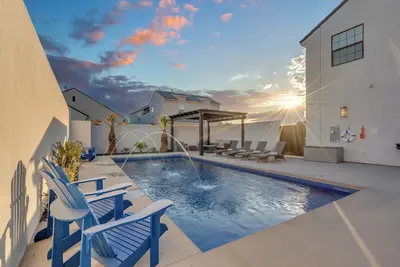 Image de Zion Luxury: Private Pool/Hot Tub, Pickleball, Ping Pong, Gaming, 5 Bdrms Sleeps 20 Sand Hollow