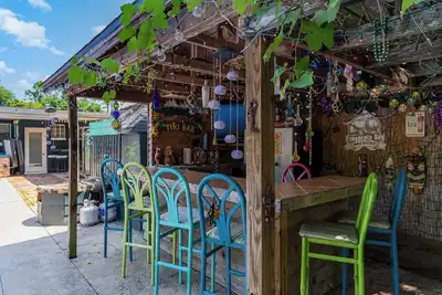 Image de Tiki Time Pool Home in Pensacola