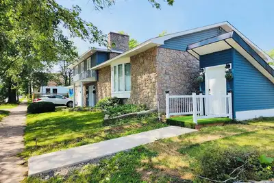 Image de Private Basement Suite in Central Moncton