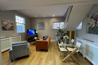 Image de Traditionelle-Maison-Salle de bain-Vue sur la cour-3 storey