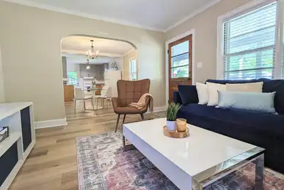 Image de Center of Wilmington-Zen on 42nd-fully fenced yard-Pets ok