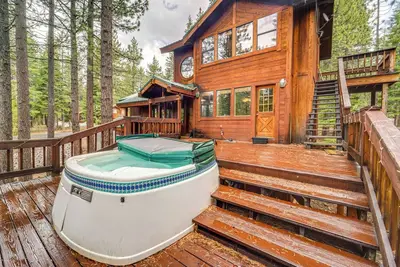Image de Deck w/ Hot Tub: Serene Cabin in Truckee