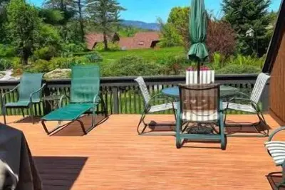 Image de Spacious Stowe home, beautiful, minutes to town.