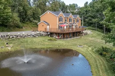 Image de Townhome minutes to Main St, Pond & Mountain Views