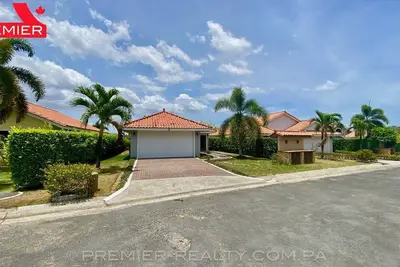 Image de 3-Bedroom Villa – Gated Community - Coronado