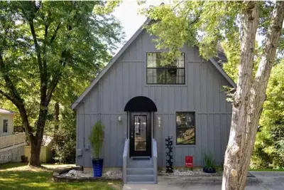 Image de Mt Sequoyah Chalet with mountain view only minutes from town square!