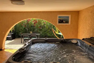 Image de Bas de villa 70m2 indépendant avec jacuzzi privé