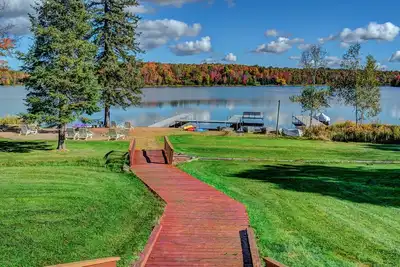 Image de Lake Access Condo in Eagle River w\/ complimentary kayaks, canoes, and row boats.