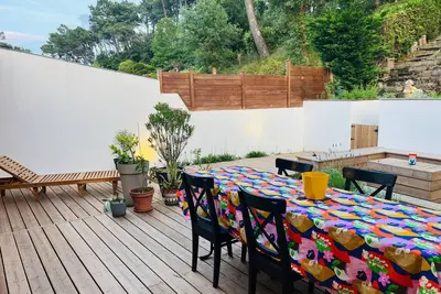 Image de Villa sous les pins Ă 5 min de la plage