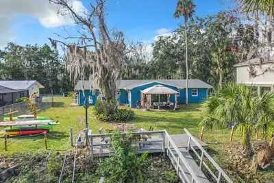 Image de Newly Remodeled / Waterfront / Private Dock / Kayaks / Pet Friendly / Sleeps 7