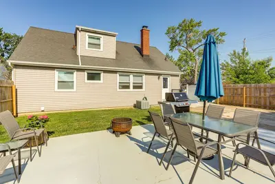 Image de Dog-Friendly Port Clinton Home: Walk to Lake Erie!