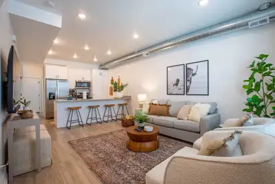 Image de Salt Lake Retreat + Rooftop Hot Tub + Near Ski Resorts