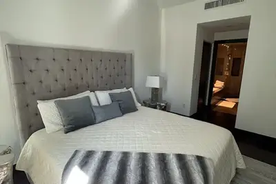 Image de 5 Minutes From Hollywood Beach