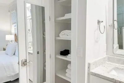 Image de Cute home - Hot location - Next to popular beaches