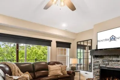 Lakefront - Taneycomo, Fireplace, Branson Landing Minutes Away