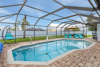 Image de Location, Location, Location, Heated Pool- Villa Centrally Yours - Roelens Vacations