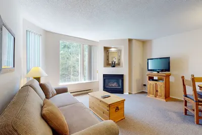 Image de 1 bedroom / 1 bathroom Suite, Pool, Ski in/Ski out on Blackcomb Mountain