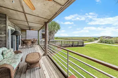 Image de Needle Rush Point C11 | 2 Pools | Boat Slips | Walk to FloraBama | Beachfront | My Beach Getaways