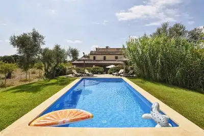 Image de Charming country house with pool & a/c for up to 6