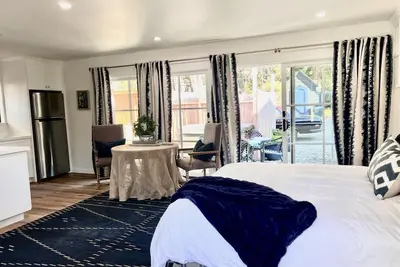 Quiet Cottage in Carmel, near Barnyard