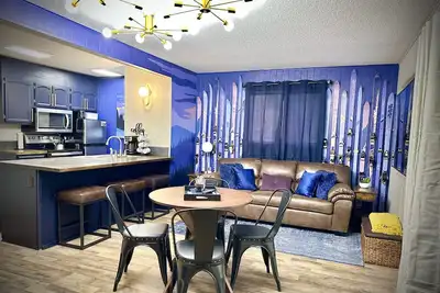 Image de Only 2 Blocks from Resort Base! 2b-2ba-Fully Remodeled ⭐️