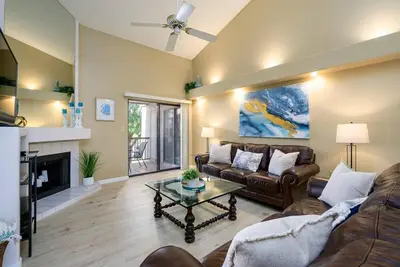 Image de Casa Indigo-Village 2-Fully Furnished 2Bed\/2Bath top floor