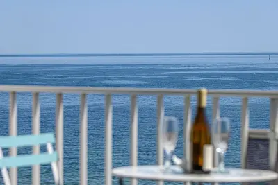Image de Joli appartement pour 4 personnes avec Wifi, Tv et balcon