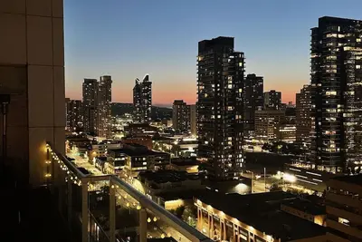 Image de Luxury 2 bedroom 2 bath penthouse in downtown Calgary with underground parking