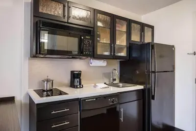 Image de Your Home Away From Home! Pet-friendly Property, Full Kitchen, Free Shuttle!