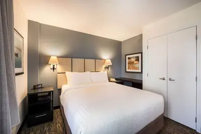 Image de Historic Charm meets Modern Comfort! 3 Modern Units, Full Kitchen, Pets Allowed!