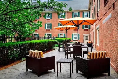 Image de Rare Find! 3 Pet-Friendly Units, Onsite Parking, Close to Dane Street Beach! !