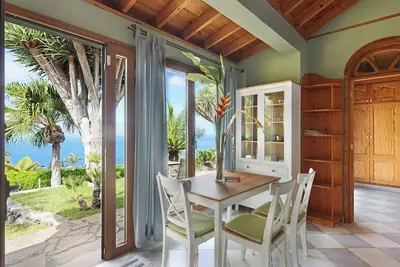 Image de Villa 'Gorgonia' avec vue sur la mer, jardin privé et Wi-Fi