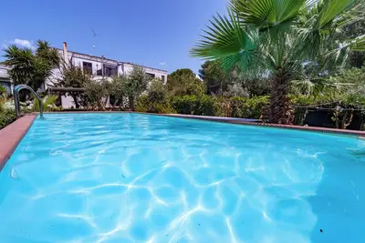 Image de Villa \"Olivia Pool Tennis Spa - A\" avec piscine partagée, 2 terrasses privées et Wi-Fi