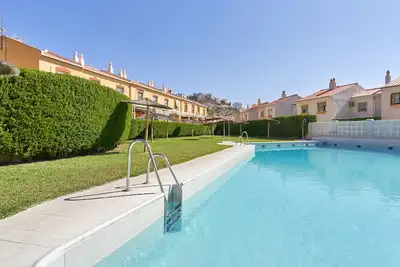 Image de Maison de vacances 'Del Mar Salobreña' avec piscine partagée, terrasse privée et jardin partagé