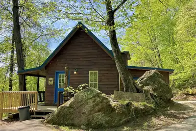 Image de Mammoth Arch Cabin, Hot Tub | Rrg
