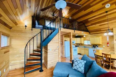 Image de Mountain Chalet | hot tub | Rrg