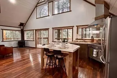 Image de The Founder-Iconic Cabin!