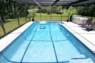 Image de Secluded Grotto with pool and hot tub! — Only 20 minutes from the beach! Pets ok
