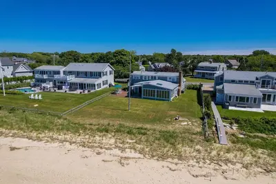 Image de Oceanfront on Sunset Lane - Clean & Spacious with Central Ac!