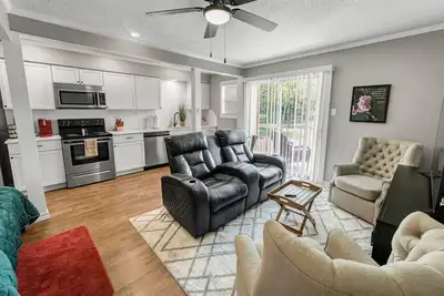 Image de Blossom: Ground Floor, Comfy King Bed