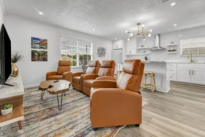 Image de The Dominion: 2 Bdrm/Walk to A&M/Comfy King Beds