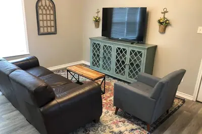 Image de Wildflower: Very Near Texas A&M-Comfy King Beds