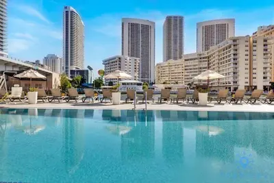 Image de Infinite View |Balcony & Pool+ Gym+ Near Beach