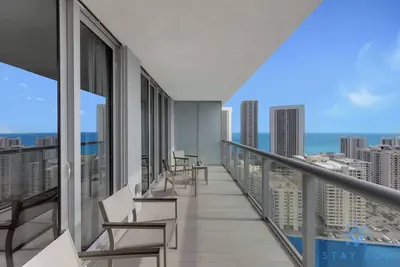 Image de Upper Apartment + Pool + Gym + Amazing view