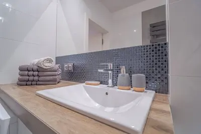 Emerald Granary Apartment - Latorento\n\n